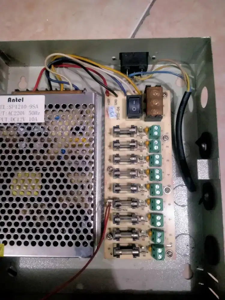 Box power 12v  10Amper