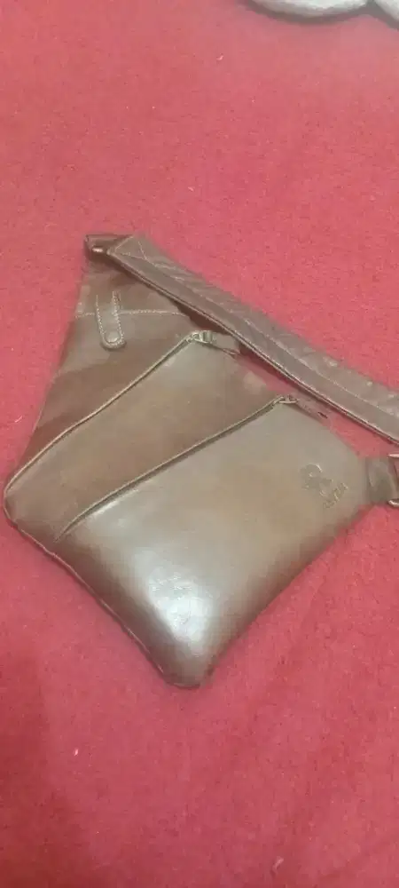 Tas kulit no minus