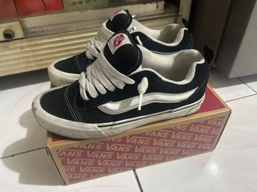 Vans Knu Skool Black White