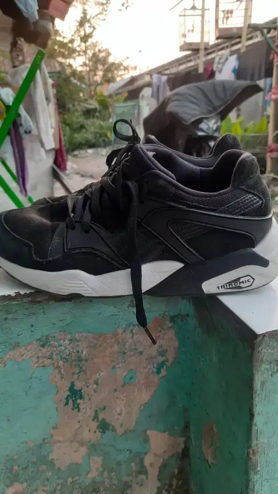 Sepatu puma trinomic