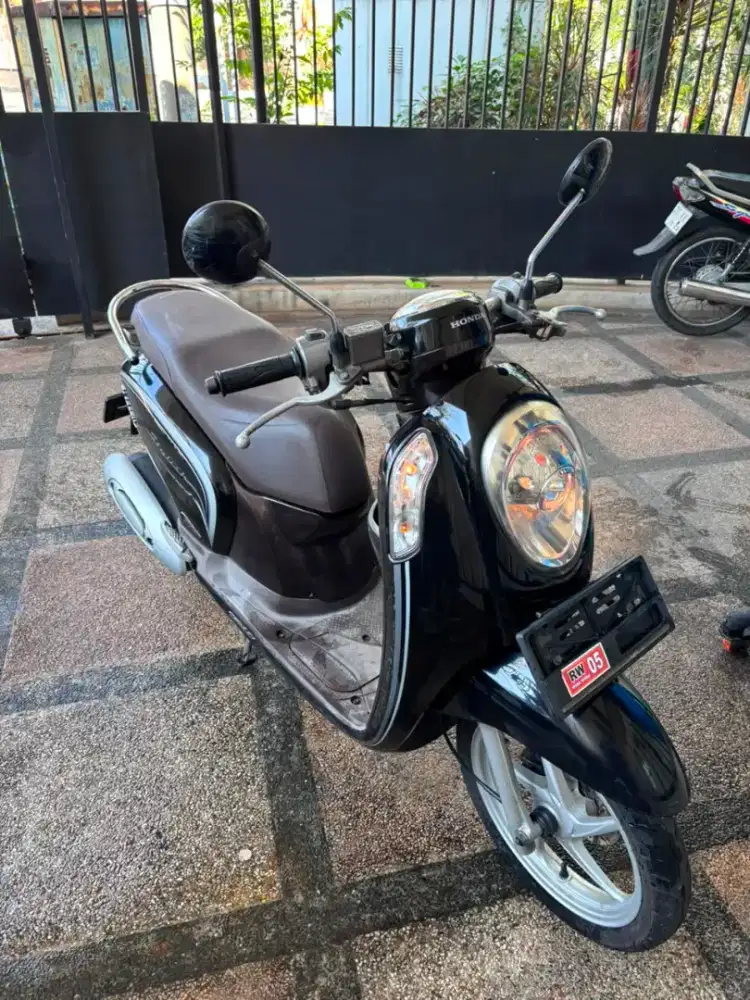 DIJUAL CEPAT MOTOR HONDA SCOOPY 2015