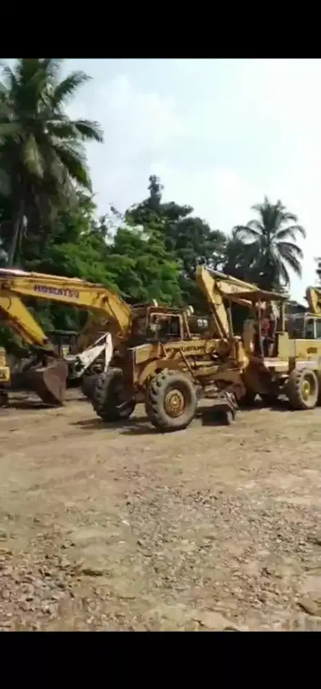 Excavator Komatsu PC 200 tahun 2017