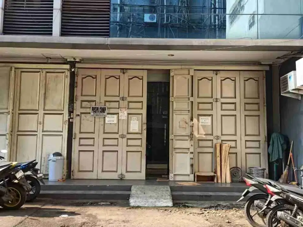Disewakan Ruko 4 Lantai daerahHayam Wuruk Tamansari Jakarta Barat