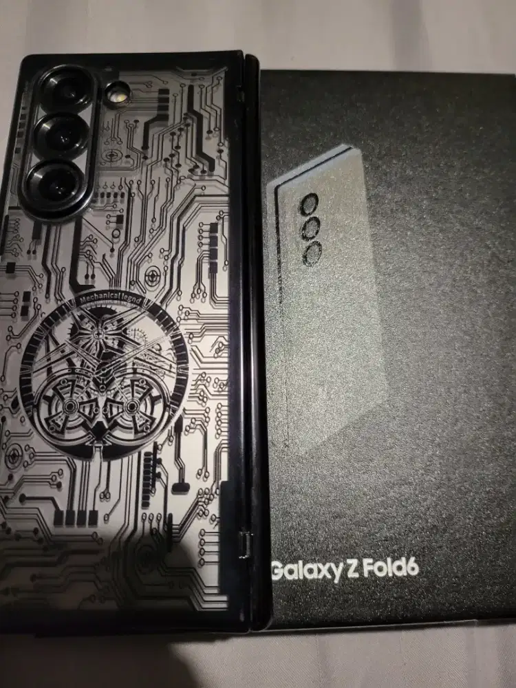 Dijual samsung galaxy z Fold 6 gress seperti baru