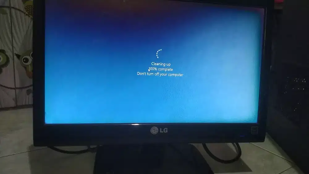 Monitor LG 19 inchi