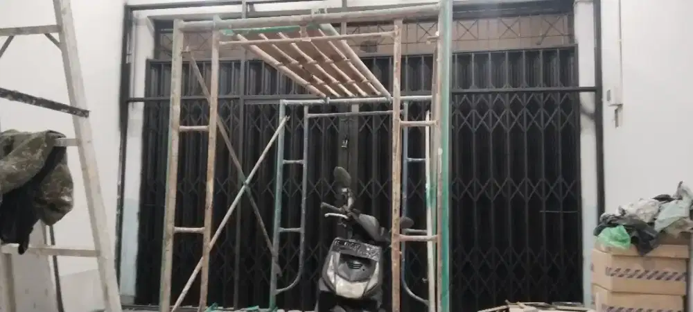 Tukang cat dinding/plafon/partisi/finishinh