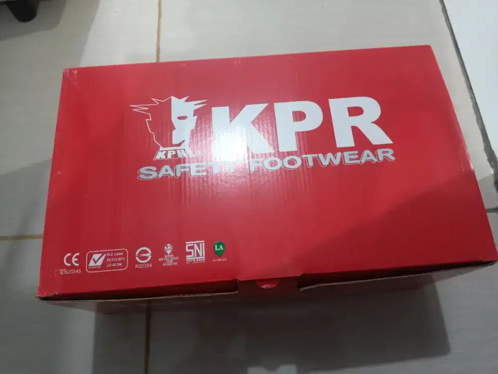 Sepatu safety King