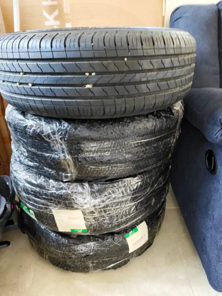 Velg & Ban Original Kia Carens 2025