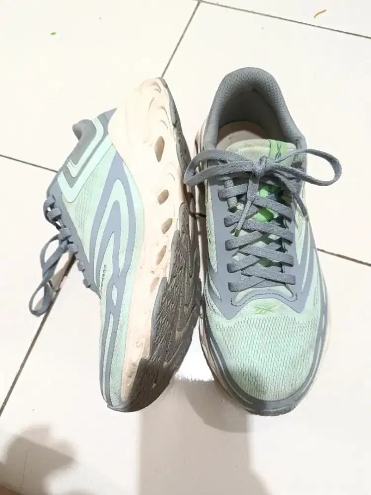 Sepatu run reboox fun flex original size 39