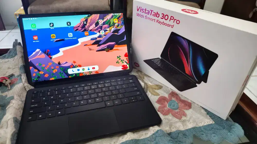 itel Vista Tab30 Pro dengan Smart Keyboard
