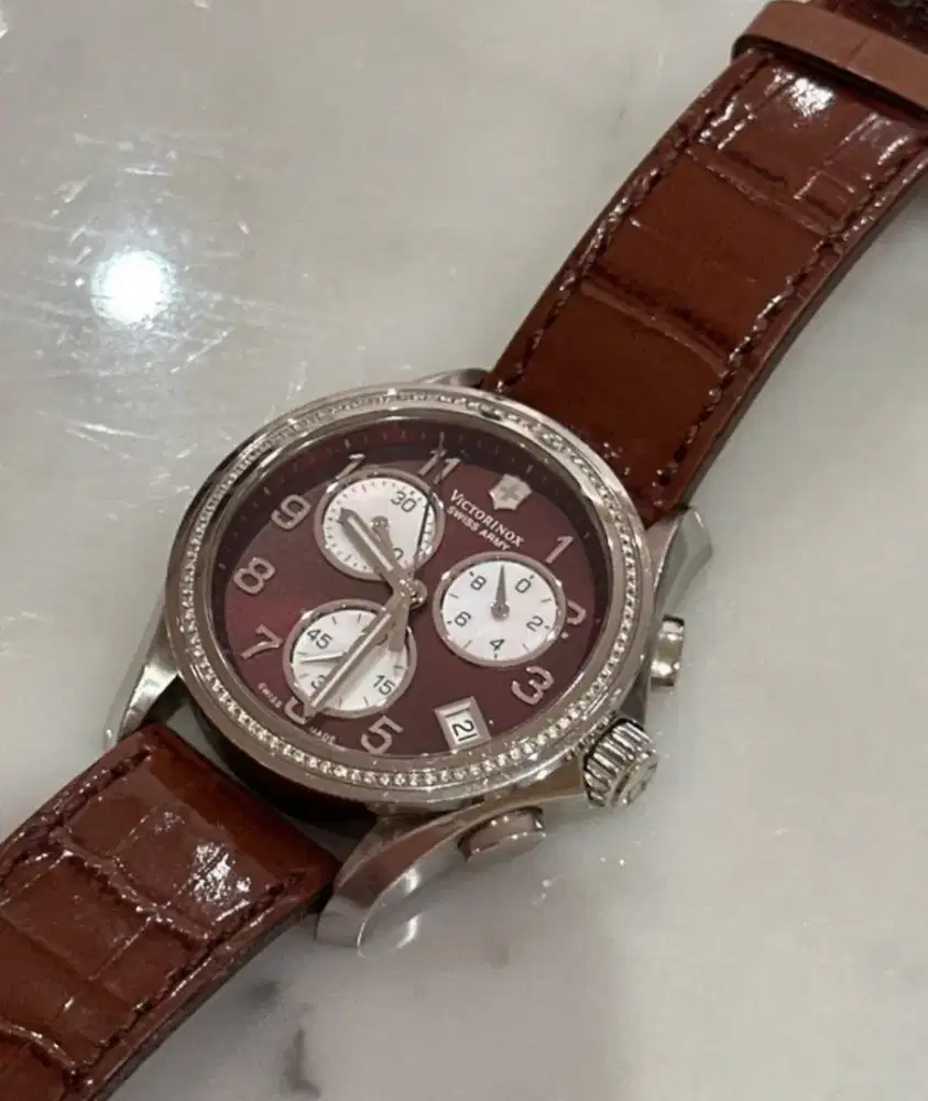 Victorinox Swiss Army Chrono Classic Diamonds Bezel