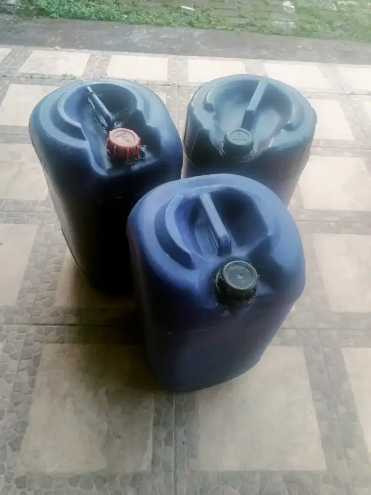 Jerigen 30 liter Biru Bekas 3 pcs murah