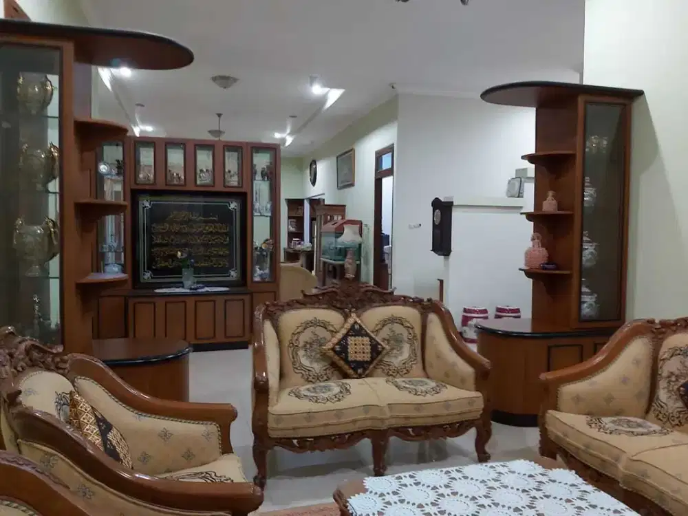 Rumah Mewah di Jl Kauman Palebon Pedurungan