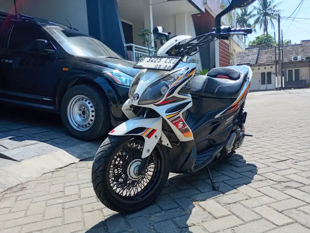 Suzuki Skywave 2010 putih modif cakep
