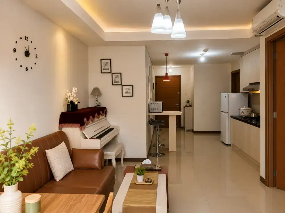 Sewa Apartemen Green Bay Pluit 2BR Cozy Modern Apartment dengan Warm Ambiance, Dekat Baywalk Mall & Tol Dalam Kota