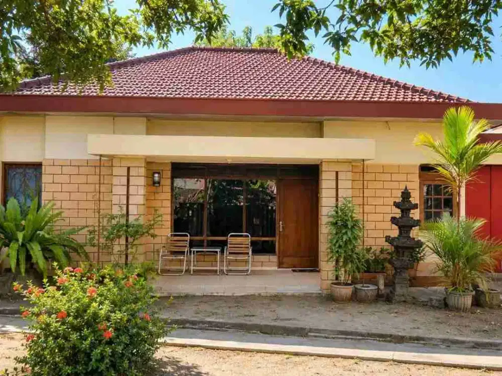 Rumah Klasik Luas Strategis di Kartasura
