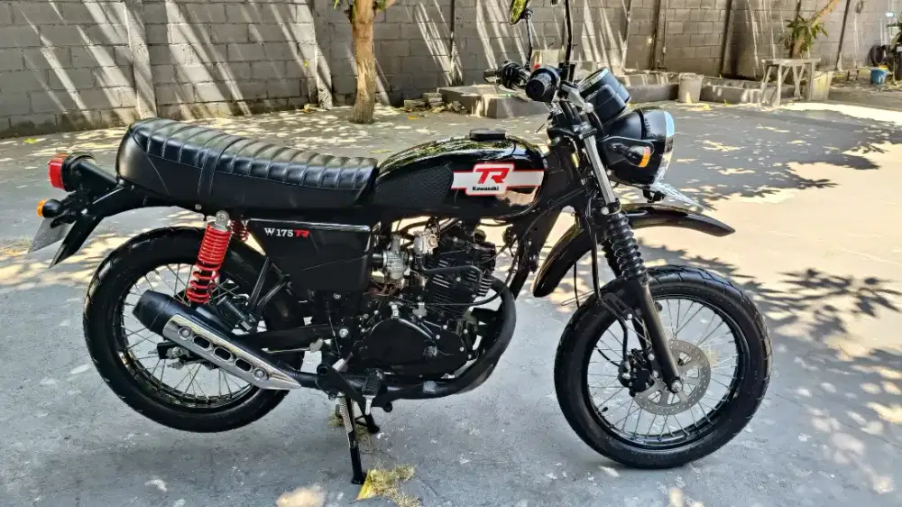 Kawasaki W 175 TR 2025
