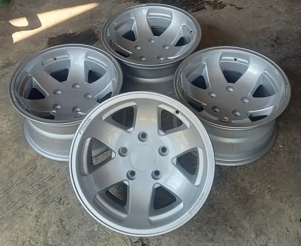 Velg Jeep mercy compomotive made in england ring 15 pcd 5x130