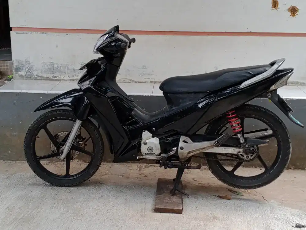 sepeda motor pjk on  di srengseng sawah jak sel