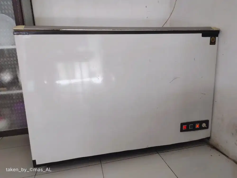 Freezer box/chest freezer