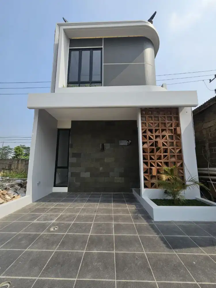 Rumah dua lantai strategis di Tapos cimanggis