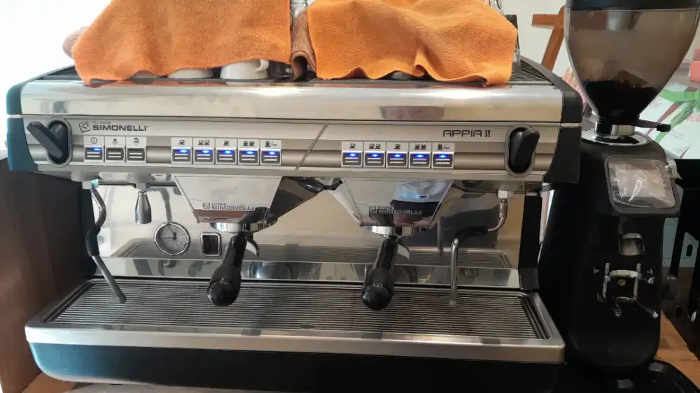 DIJUAL 1 SET SIMONELLI APIA II DAN GRINDER MAQUINOS