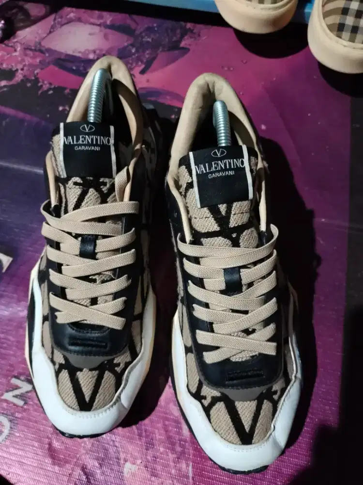 SEPATU VALENTINO GARAVANI