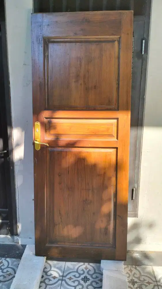 Pintu dari Jati Tua
