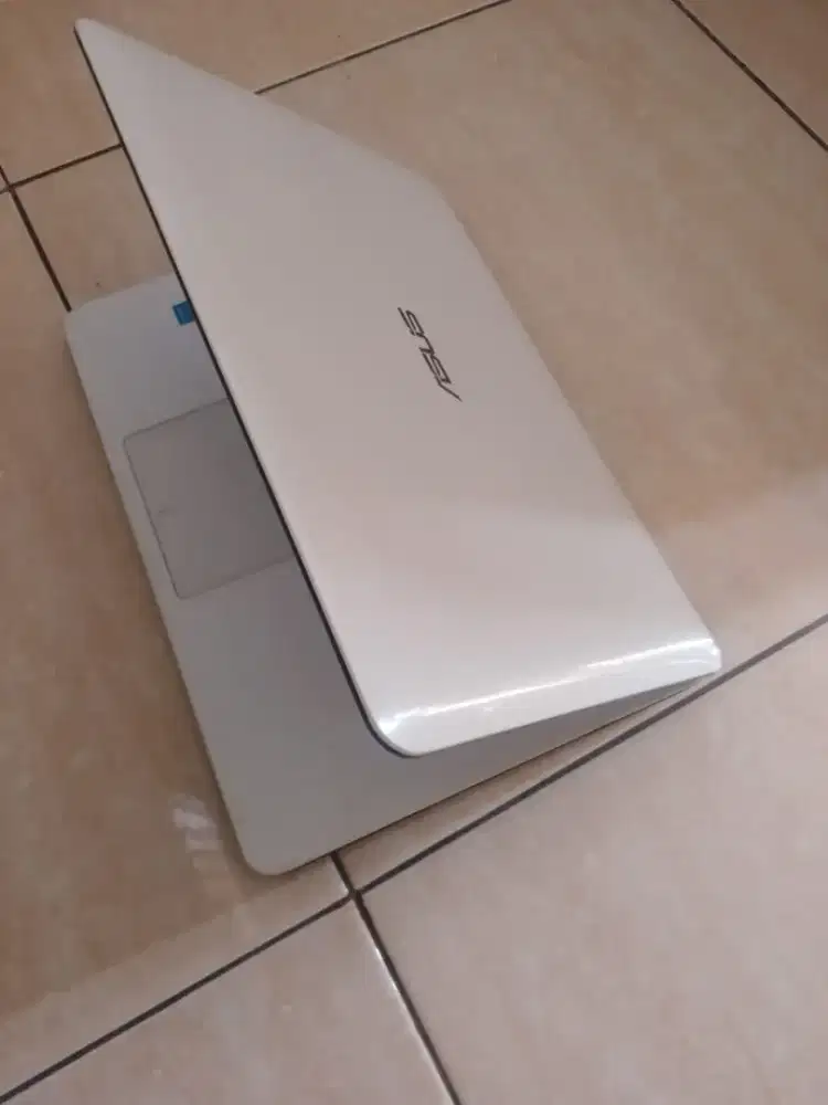 Jual cepat laptop asus core i3