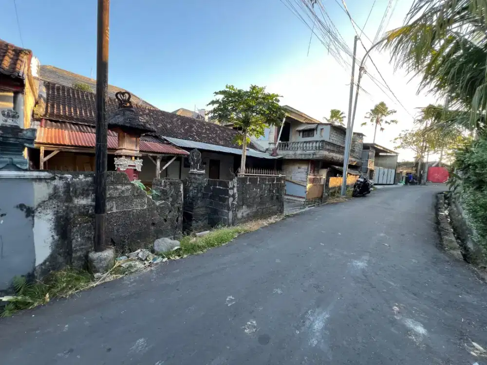 Jual tanah isi bangunan kost2an lokasi di Muding Kerobokan Bali