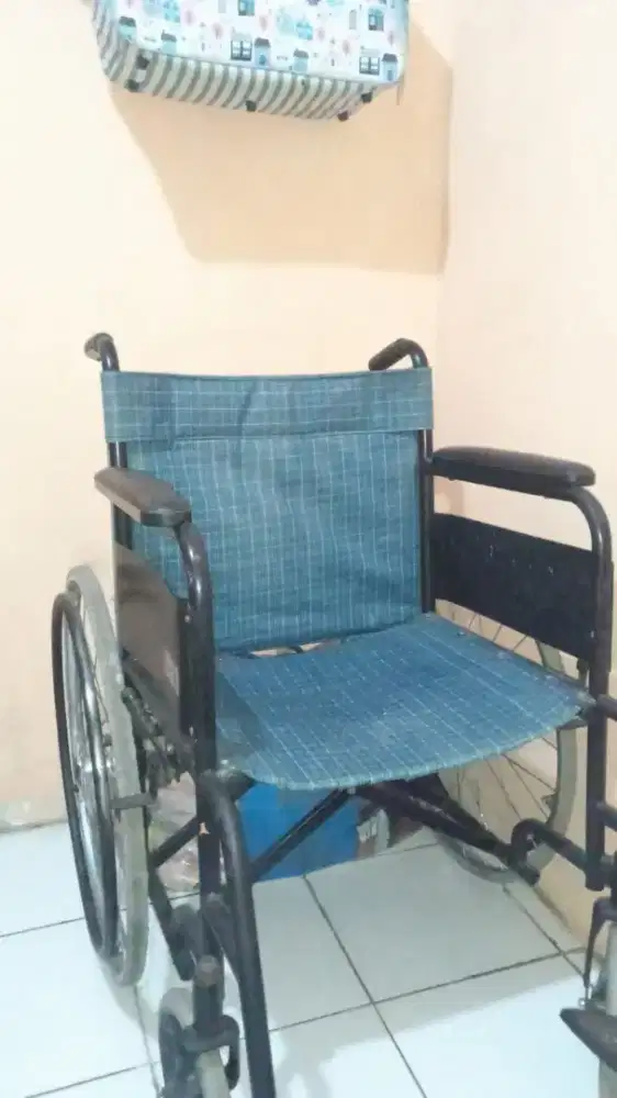 Kursi roda Istimewa