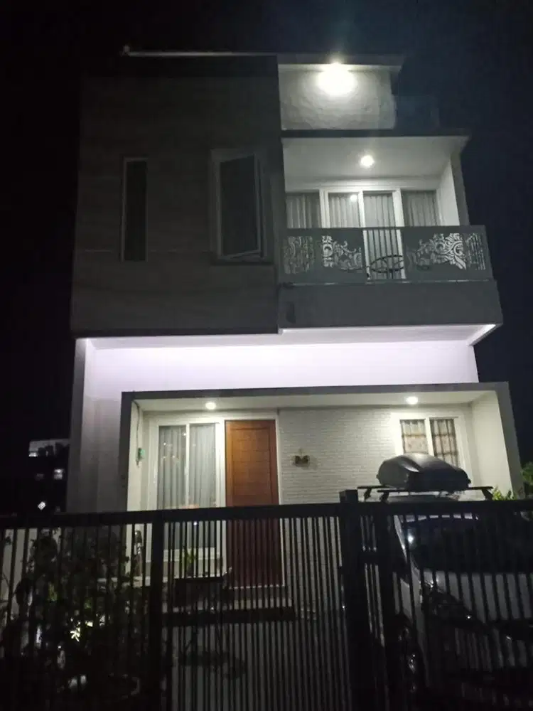 di jual rumah 2 lantai