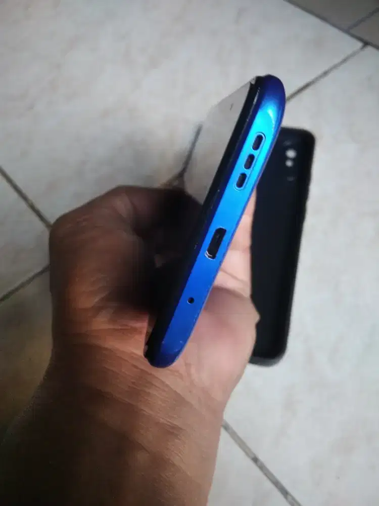 Resmi 9A ram 2/32 smua normal tinggal pake aja suara kenceng batre awt