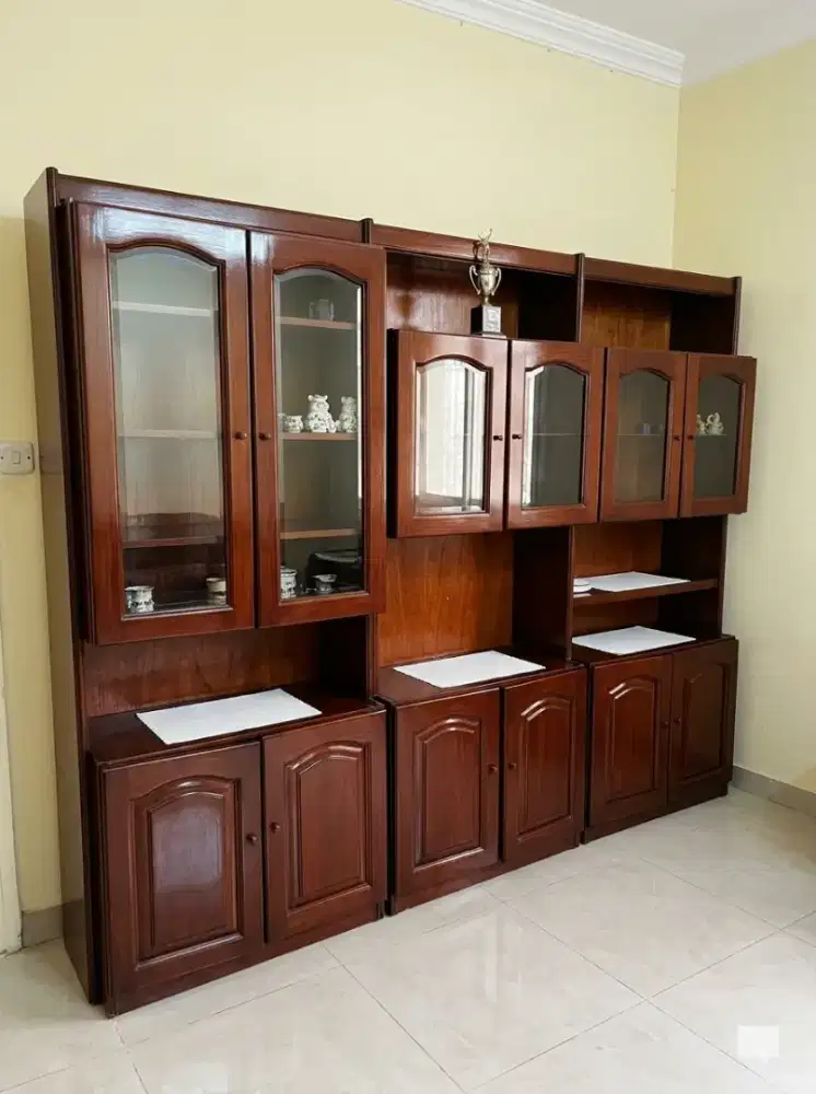 Dijual Murah Bufet Hias / Lemari Minimalis Klasik Eksklusif Merk ALKA
