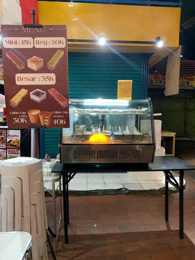 FORSALE showcase display 160L