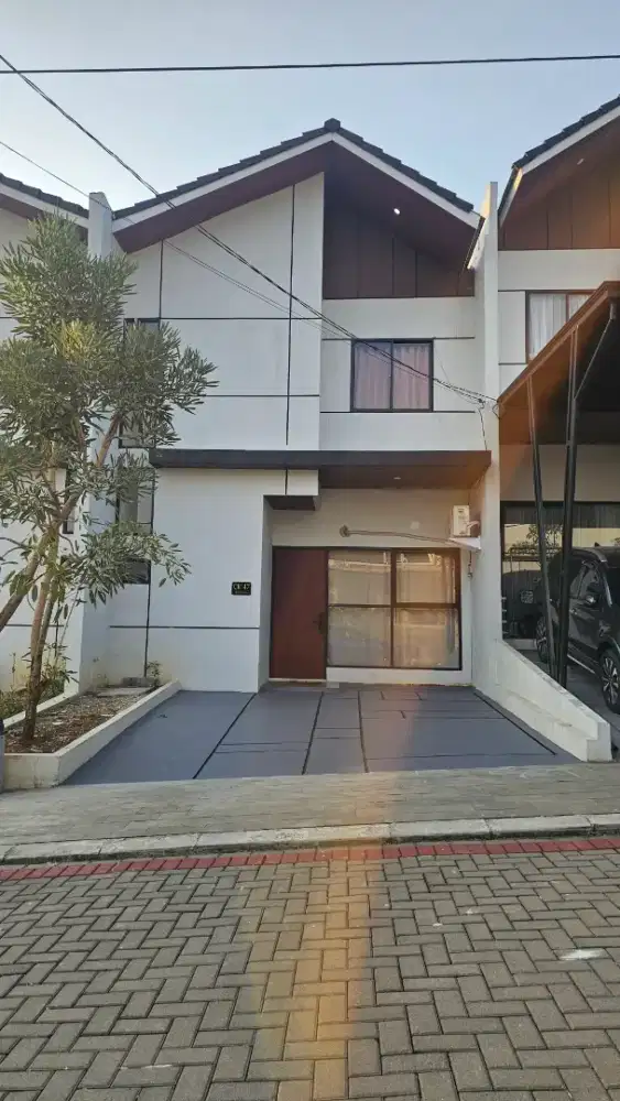 DISEWAKAN RUMAH 2 LT SEMI FURNISHED AVORIA ESTATE