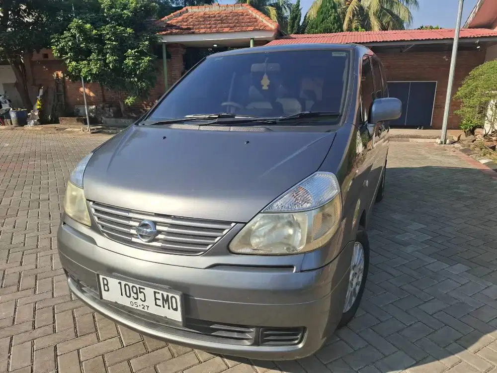 Dijual cepat Nissan Serena CT 2012 terawat, tanpa perantara