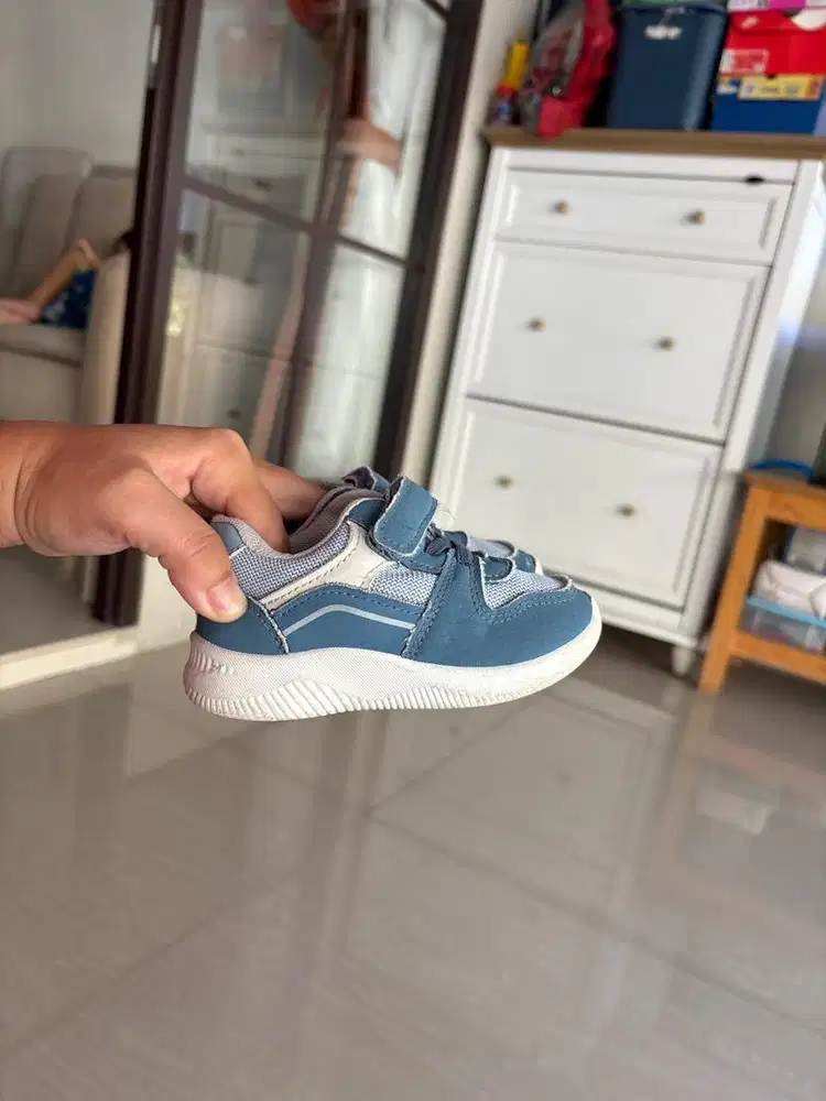 Sepatu Anak 2 tahun