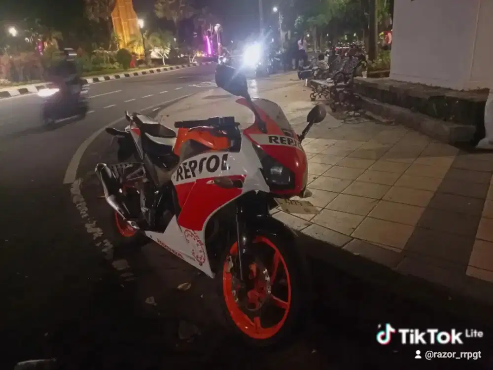 CBR 150R K45A 2015 ISTIMEWAH (nego)