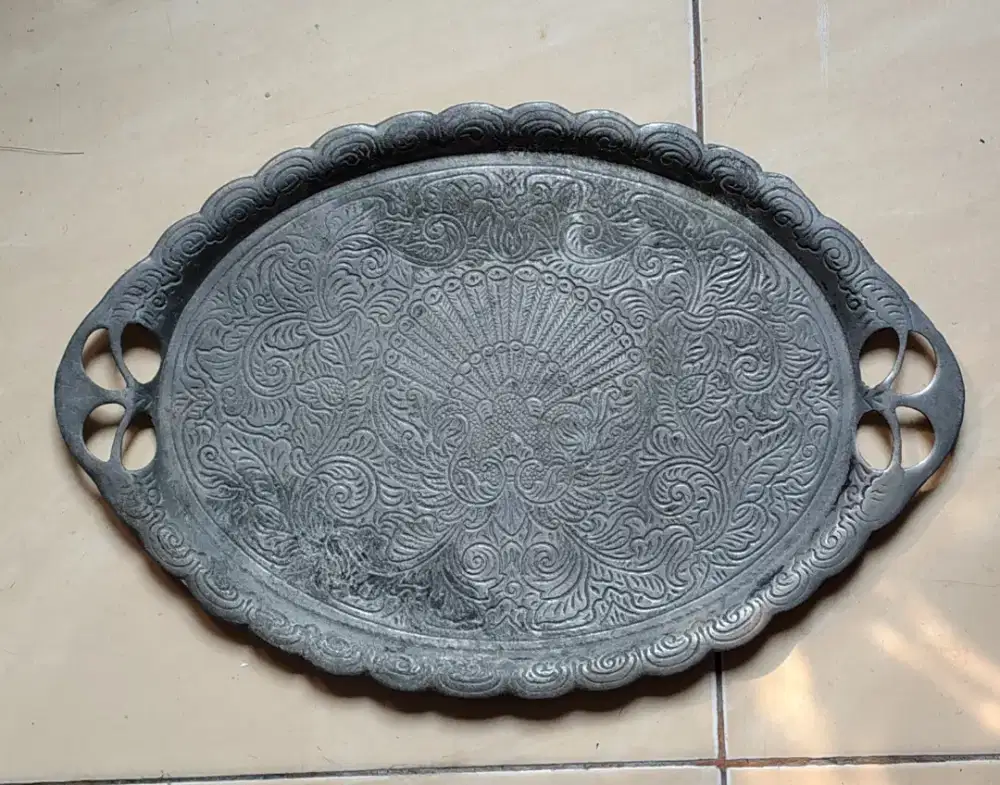 Nampan antik jadul motif merak