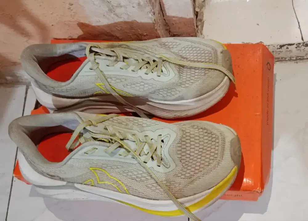 JUAL SEPATU LARI ORTUS HYPERBLAST 2.0