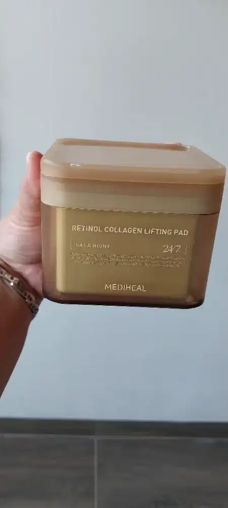 Retinol colagen lifting pad mediheal