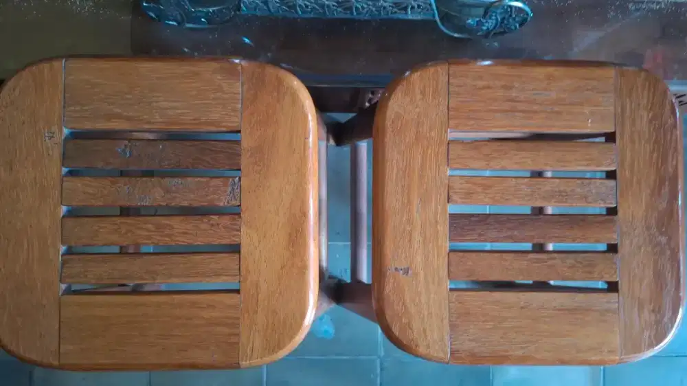 Dijual 2 kursi kayu