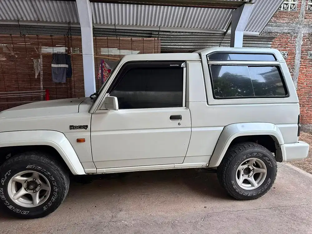 Dijual Daihatsu Taft Rocky 1997
