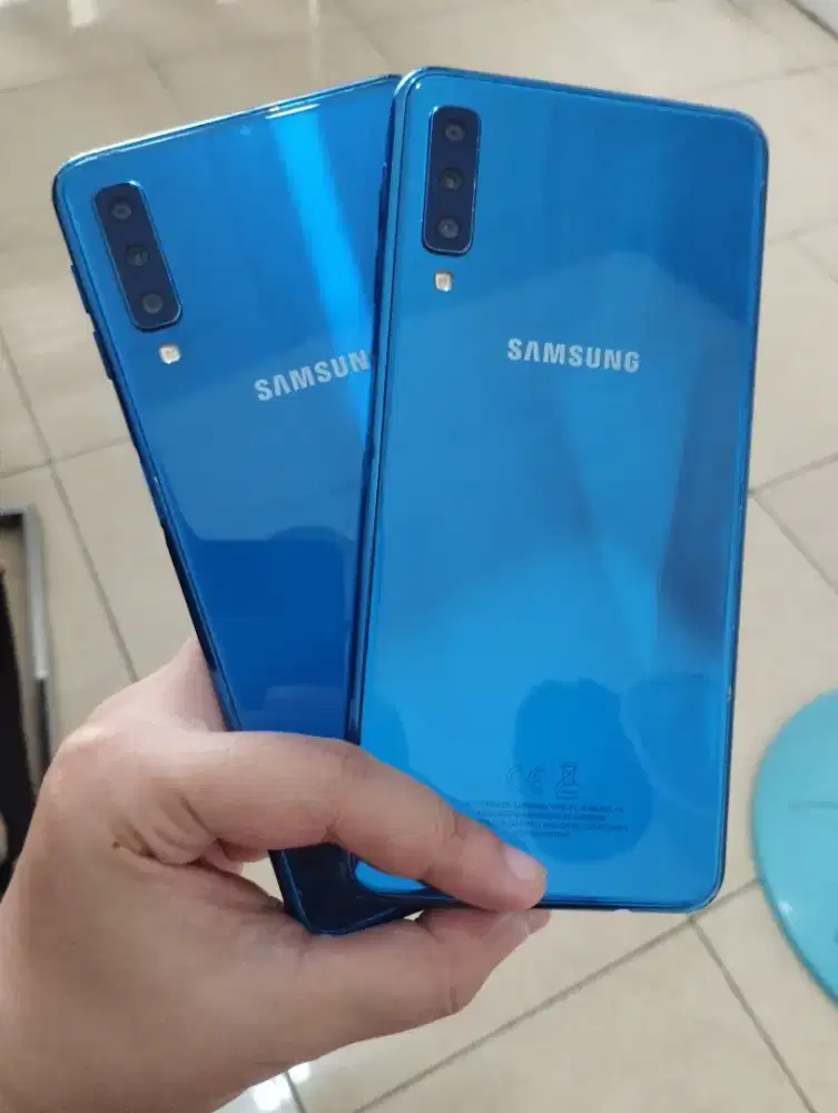Samsung A7-Amoled.4G.ram 4GB/64GB.ORI.GOLDEN PONSEL