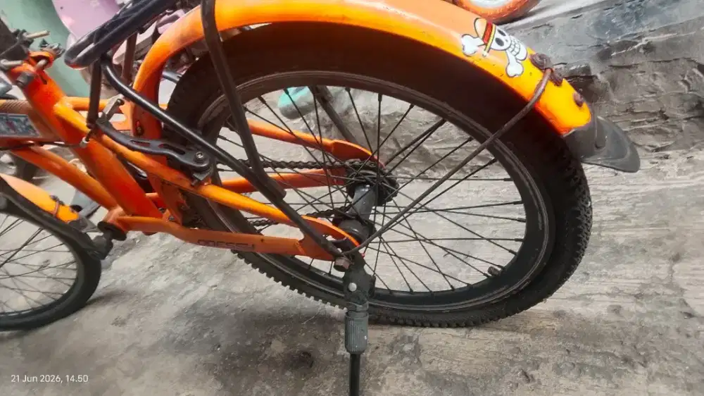 Sepeda lipat bekas