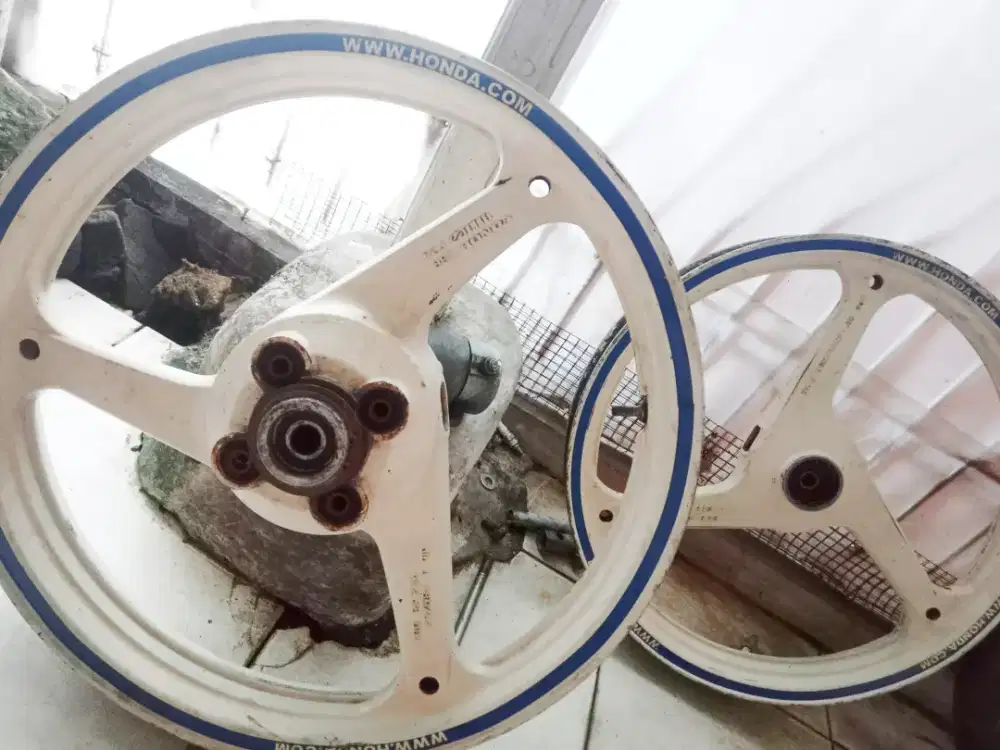 Velg Racing Ori Bawaan Tiger Revo Double Disc Siap Pakai