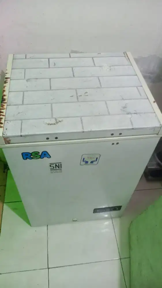 Frezer 100 liter bekas