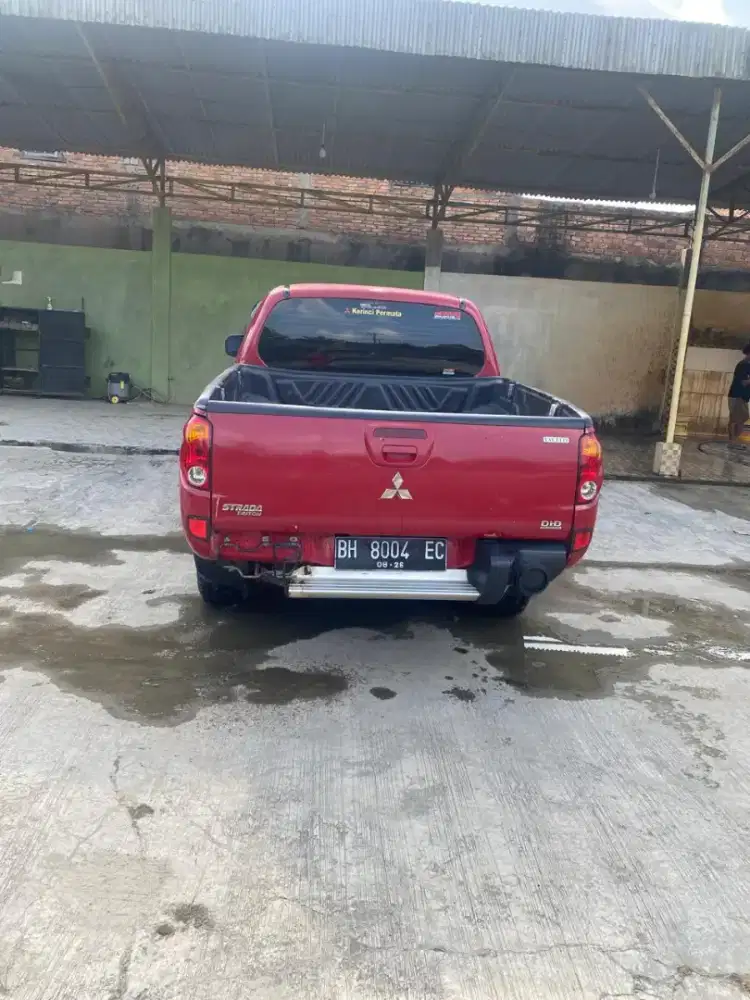 Mitsubishi strada triton exceed 2011