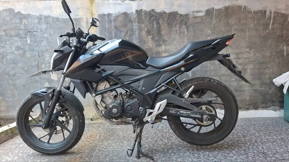 DIJUAL HONDA CB150R 2015
